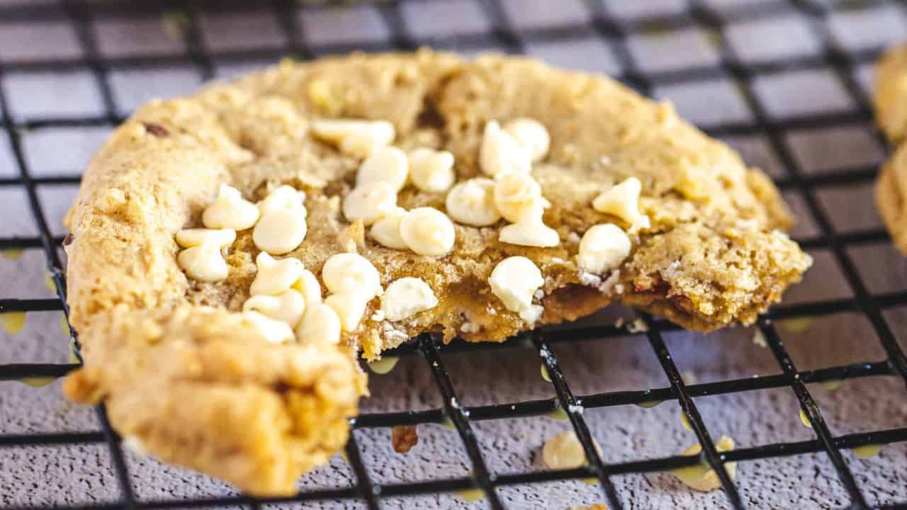 Side view of a stack of cookies.