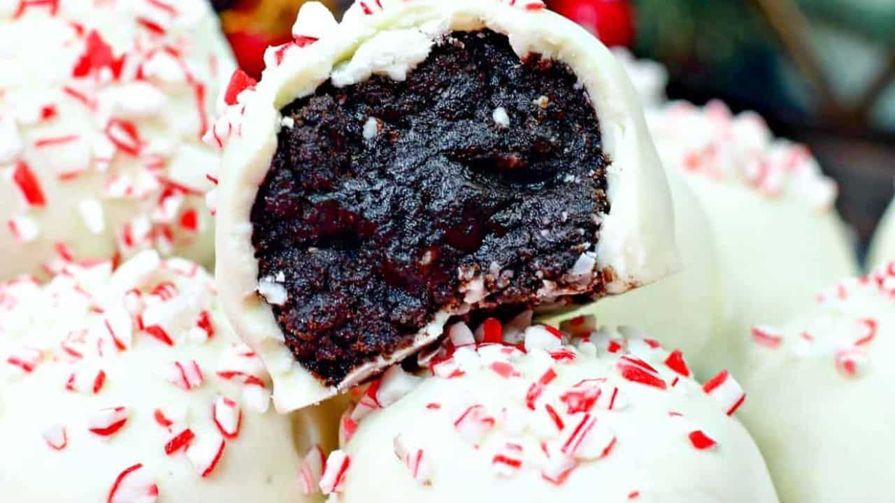 A plate of Oreo truffles.