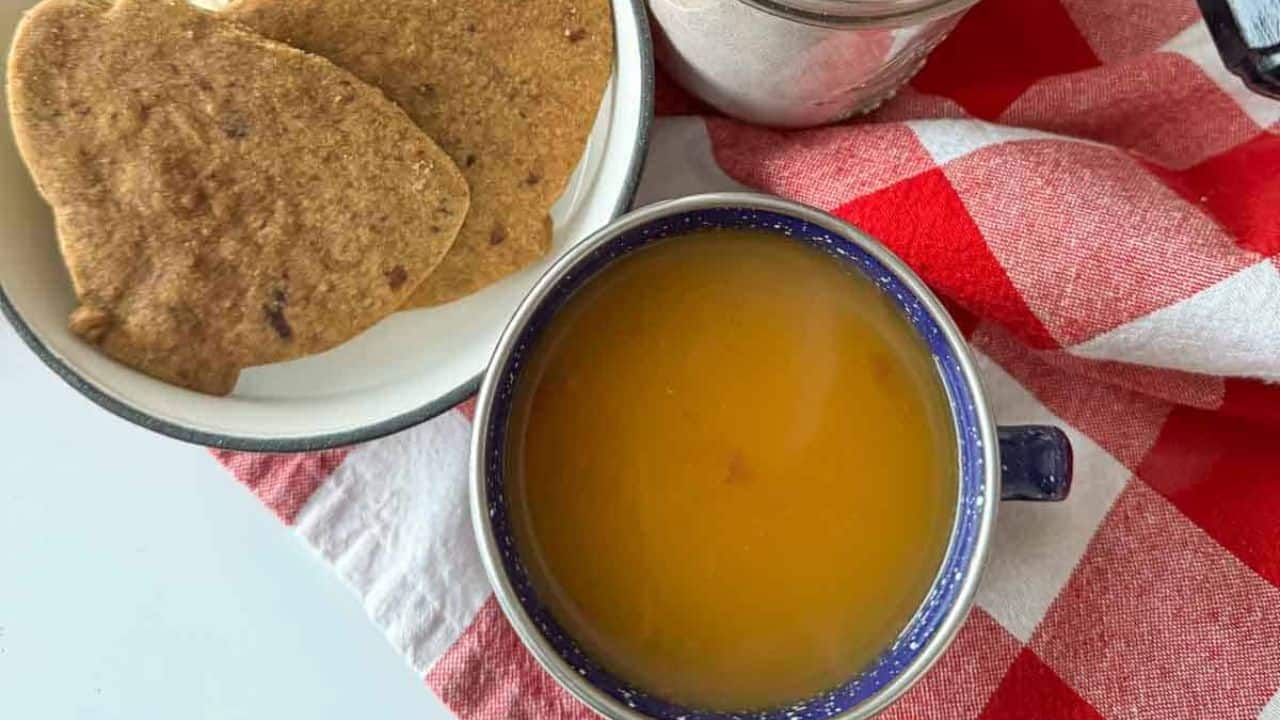 A spoonfull of Russian tea mix.