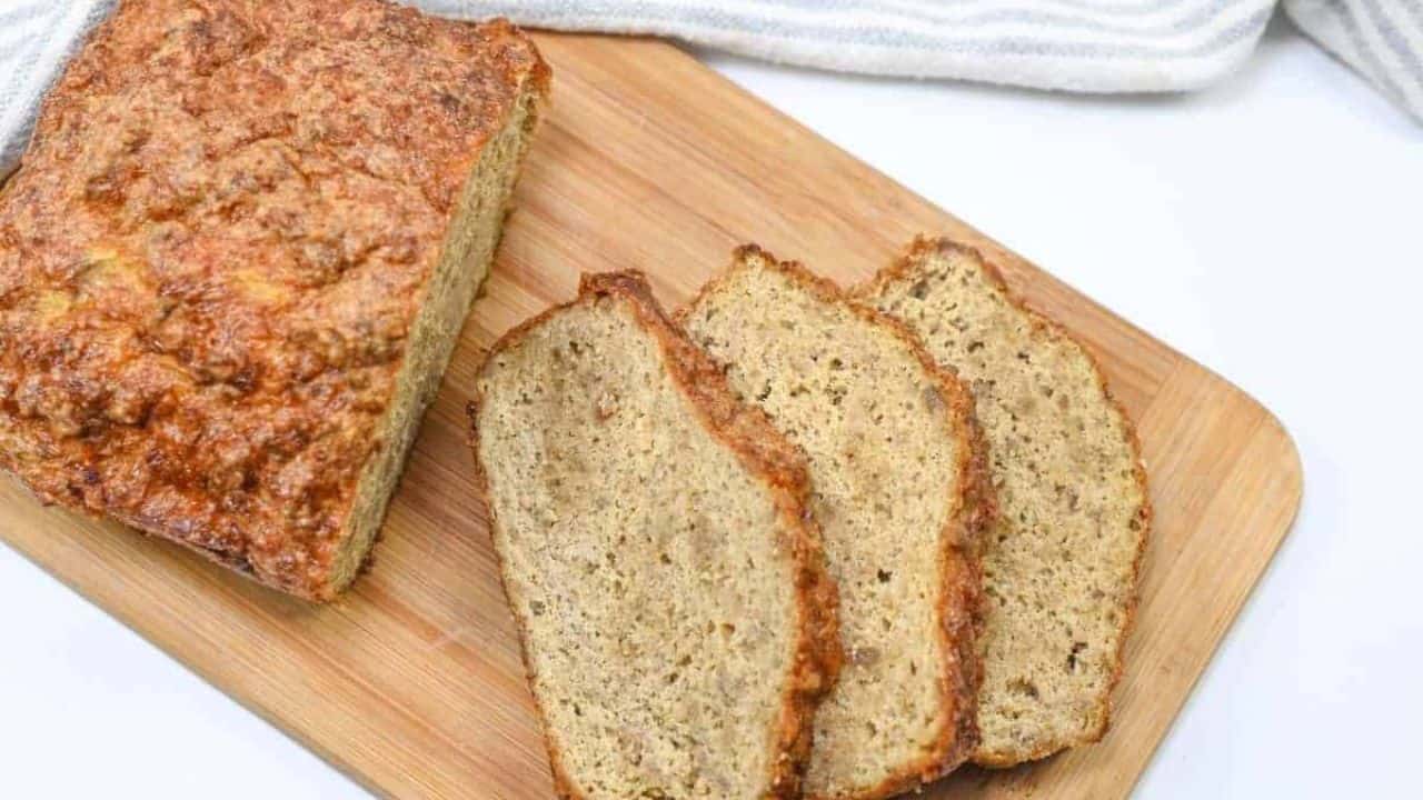 Sliced bread on a cutting board.