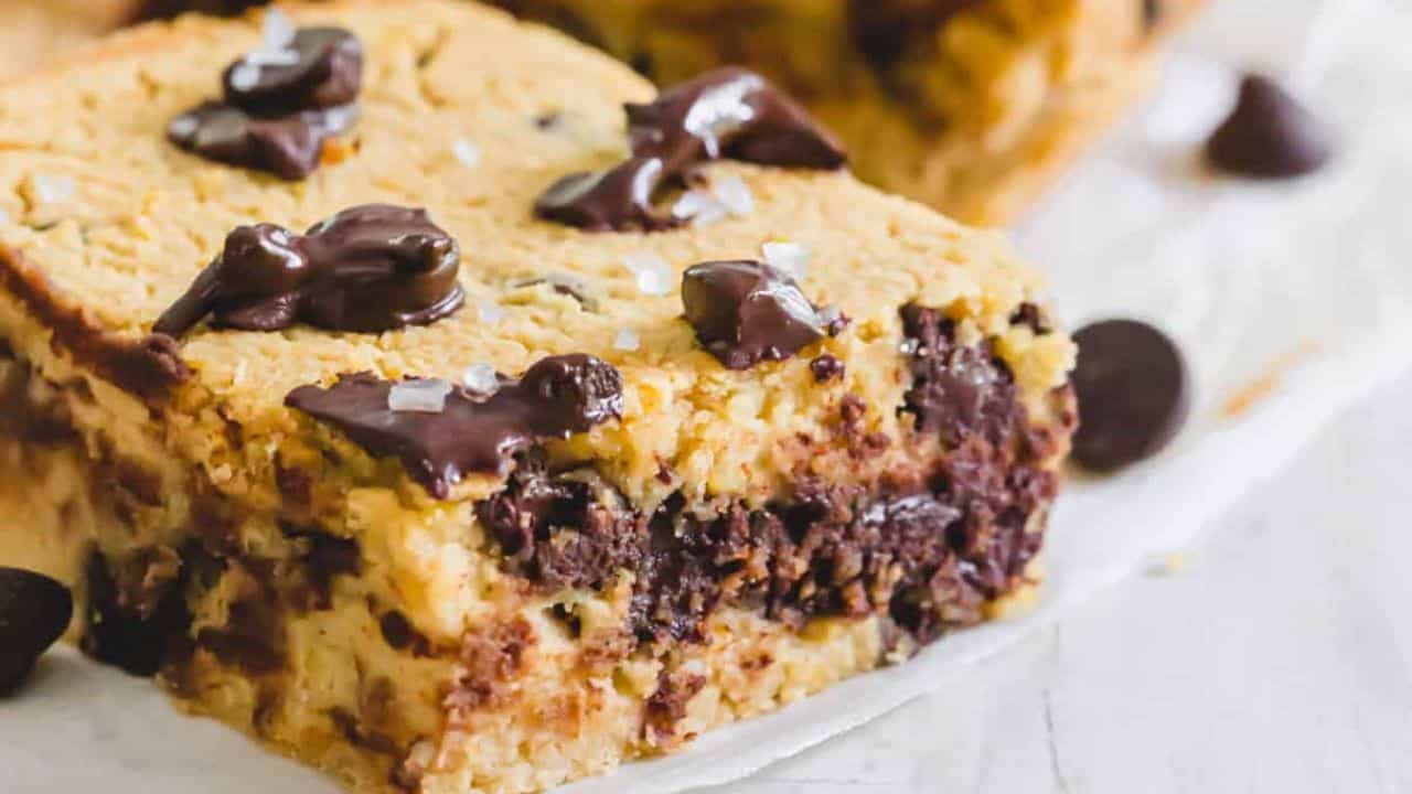 Chocolate chip blondie bars.