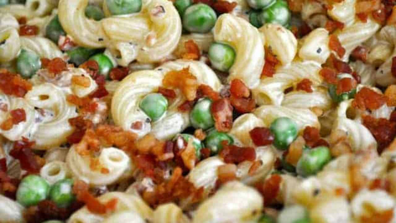 Bacon ranch macaroni salad with peas, bacon, and a ranch dressing.